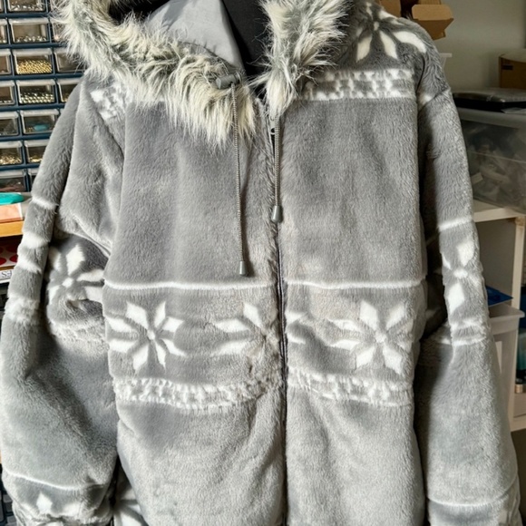 Fuzzy Soft Plus Size Women’s Warm Faux Fur Coat Sz 2X - Picture 7 of 10